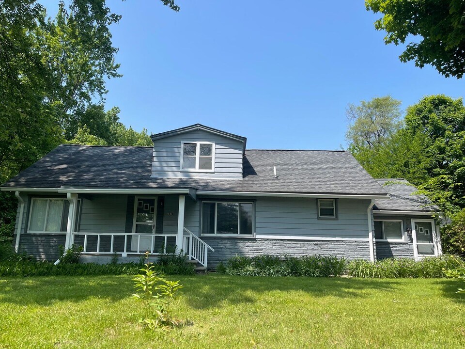 2638 Frankson Ave in Rochester Hills, MI - Building Photo
