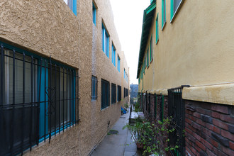La Barca in Los Angeles, CA - Foto de edificio - Building Photo