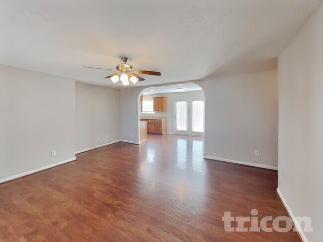 1621 Robert Rd in Columbia, TN - Foto de edificio - Building Photo