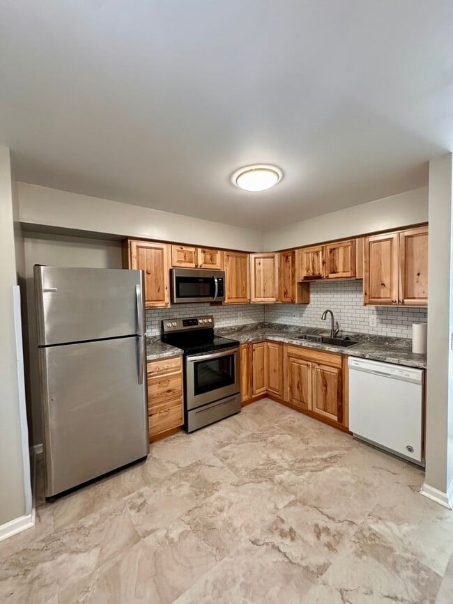 9570 Shenandoah Dr in New Market, VA - Building Photo - Building Photo