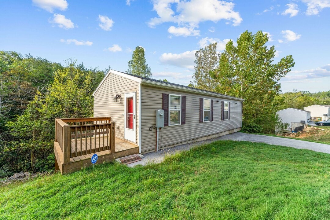 191 Woodbridge Estates Dr in Branson, MO - Building Photo