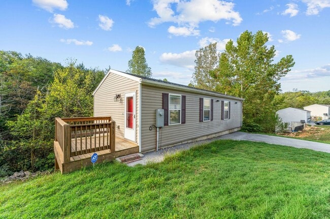 property at 191 Woodbridge Estates Dr