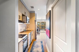 2550 17th St NW, Unit 511 in Washington, DC - Building Photo - Building Photo
