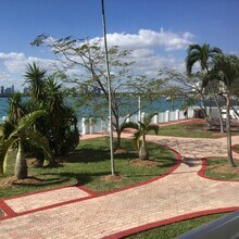 1250 West Ave, Unit 12J in Miami Beach, FL - Building Photo - Building Photo