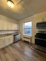 205 Bidwell Ave, Unit 7 in Jersey City, NJ - Building Photo