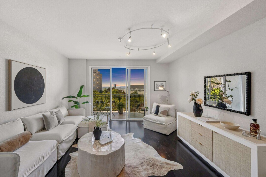 1535 Brunswig Ln in Emeryville, CA - Foto de edificio