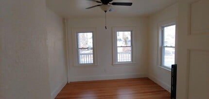 120 Brackett St, Unit 1 in Westbrook, ME - Building Photo - Building Photo