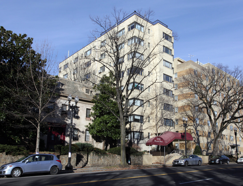 2720 Wisconsin Ave NW in Washington, DC - Building Photo