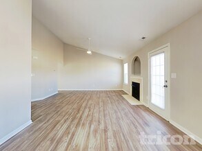 6008 Bradford Ct in Dallas, NC - Building Photo - Building Photo