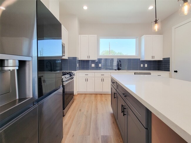 property at 905 Quitman St