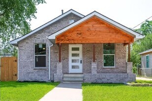 4019 Brundrette St in Dallas, TX - Building Photo
