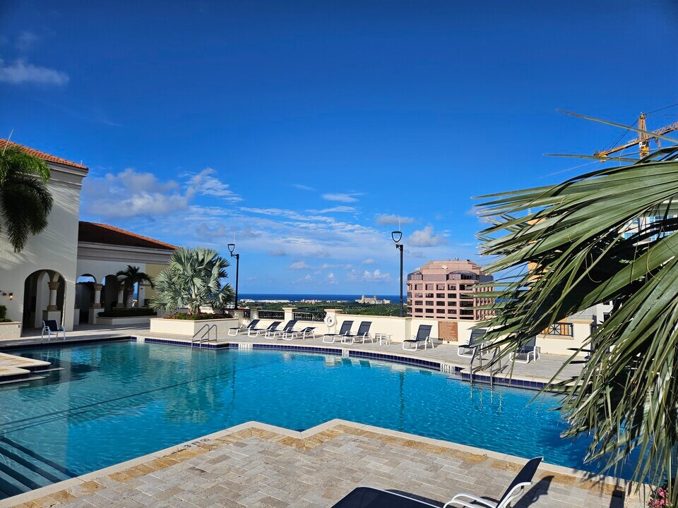 801 S Olive Ave, Unit 101 in West Palm Beach, FL - Building Photo