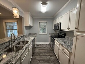 4021 Whirlaway Ct in Clemmons, NC - Foto de edificio - Building Photo