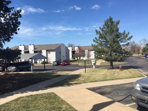 Willow Run Apartments in Topeka, KS - Foto de edificio - Building Photo