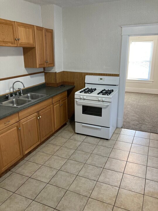 1436 E 9th St in Erie, PA - Building Photo
