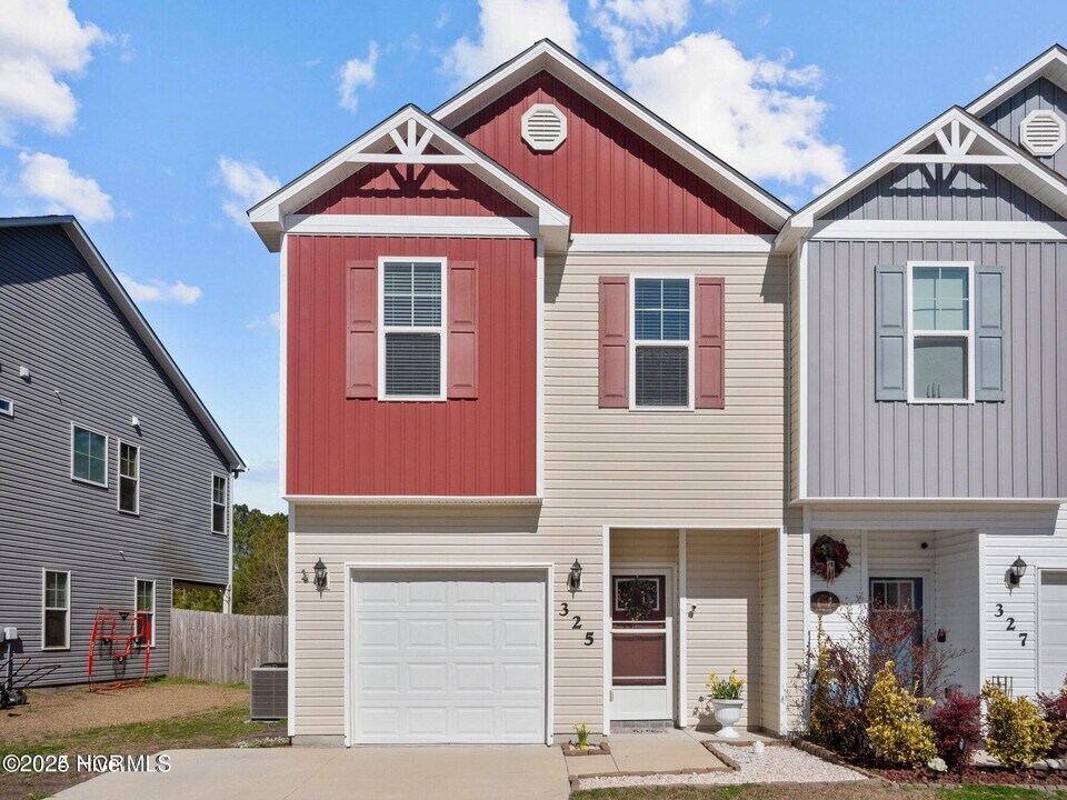 325 Frisco Wy in Holly Ridge, NC - Building Photo