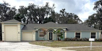 320 Jennifer Dr in Titusville, FL - Building Photo