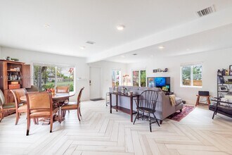 44 NW 40th St in Miami, FL - Building Photo - Building Photo