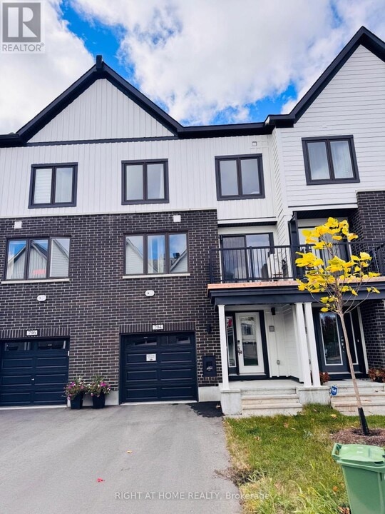 794 Kinstead Pvt in Stittsville, ON - Building Photo