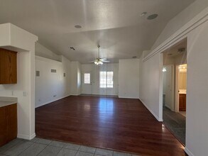 3754 Heather Ave in Kingman, AZ - Foto de edificio - Building Photo