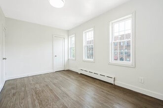 309 Covert St, Unit 2nd Fl in Brooklyn, NY - Building Photo - Building Photo