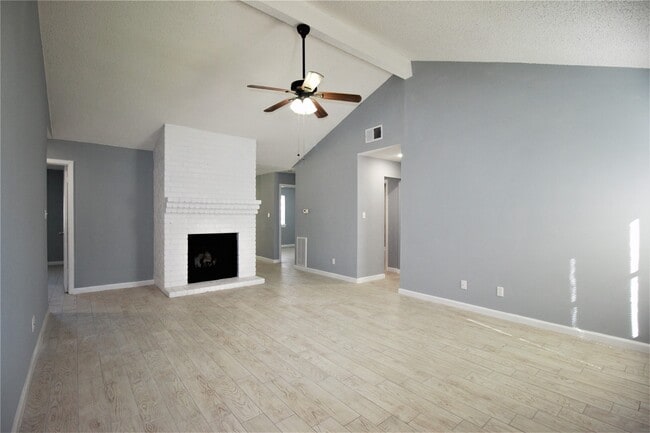 5714 Village Way Dr. in Katy, TX - Building Photo - Building Photo
