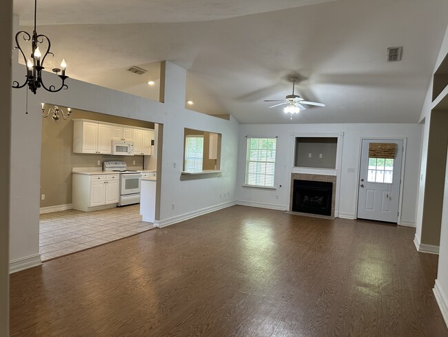 2382 Heathrow Dr in Tallahassee, FL - Building Photo - Building Photo