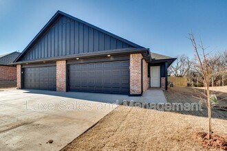 11607 Mackenzie Wy in Yukon, OK - Building Photo - Building Photo