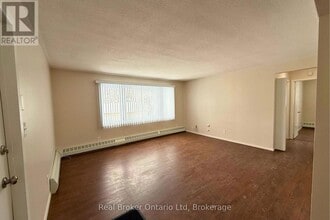 301 West Street N in Orillia, ON - Building Photo - Building Photo