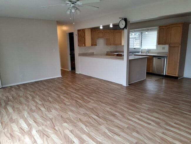 1375 Akalani Loop, Unit B in Kailua, HI - Foto de edificio - Building Photo