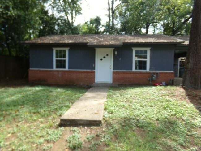 property at 812 Swift St