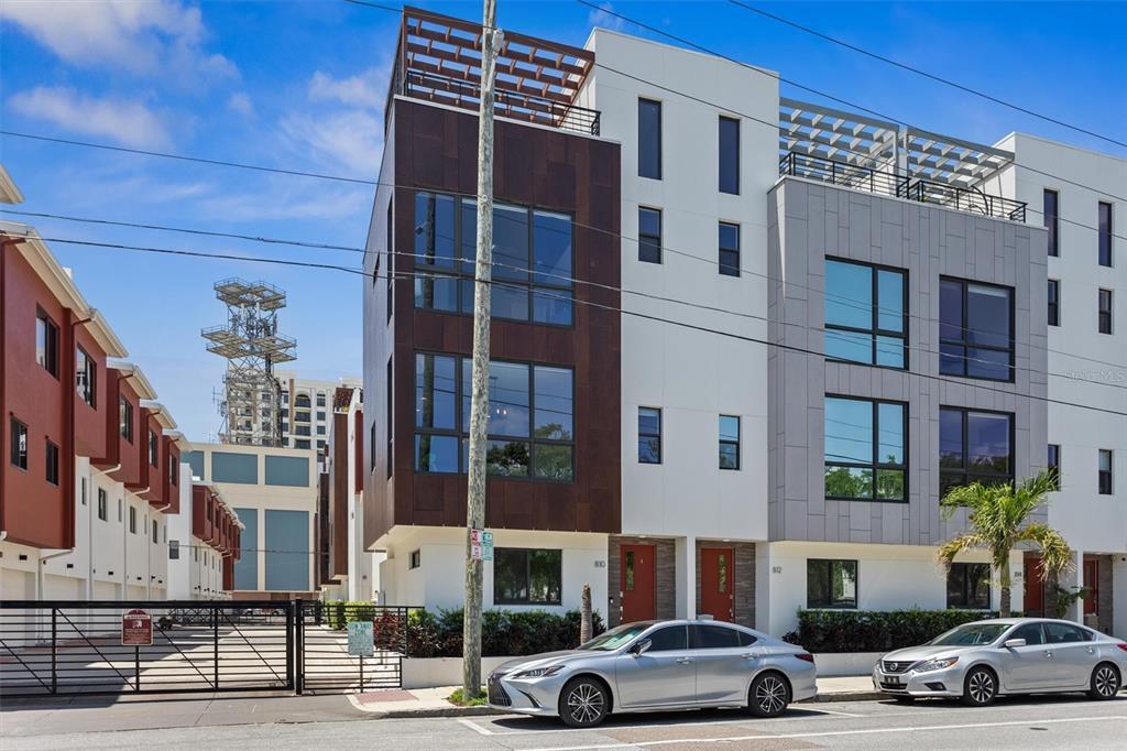 810 2nd Ave N in St. Petersburg, FL - Building Photo