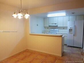 6845 SW 45th Ln in Miami, FL - Building Photo - Building Photo