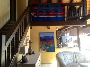 11608 Chamonix Rd in Truckee, CA - Foto de edificio - Building Photo