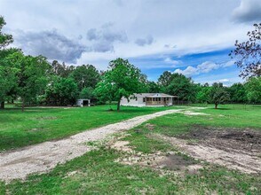 3706 Private Rd 6256 in Wills Point, TX - Foto de edificio - Building Photo