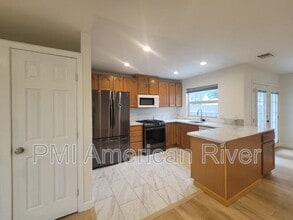 4475 Silverton Way in Sacramento, CA - Building Photo - Building Photo