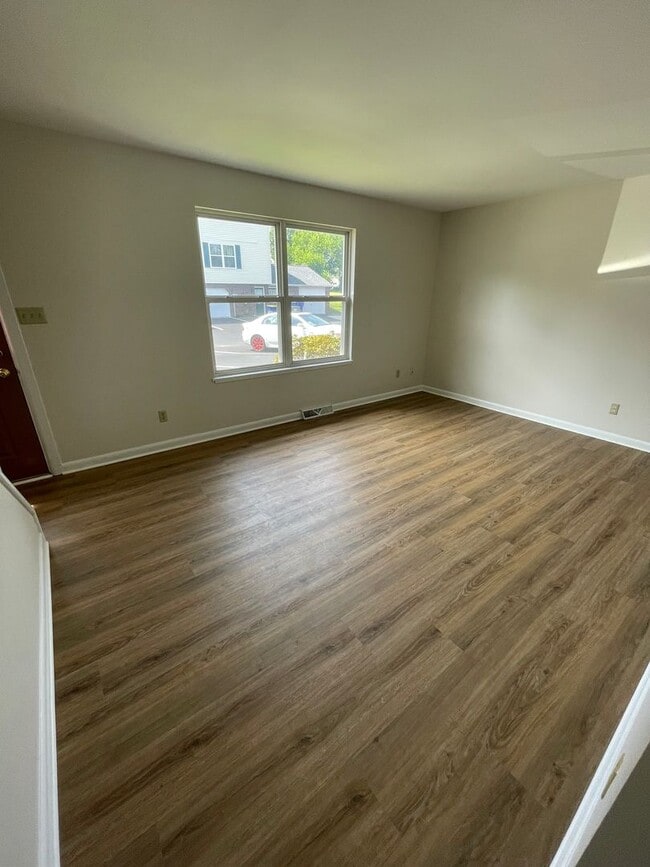 29 Pine Dr in Manchester, PA - Building Photo - Building Photo