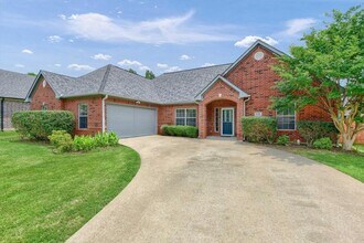 629 Clay Ln in Sherman, TX - Building Photo - Building Photo