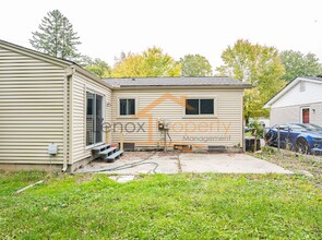 6655 Burnham Dr in Canton, MI - Building Photo - Building Photo