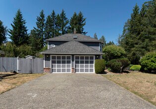 18135 160th Ave SE in Renton, WA - Building Photo - Building Photo