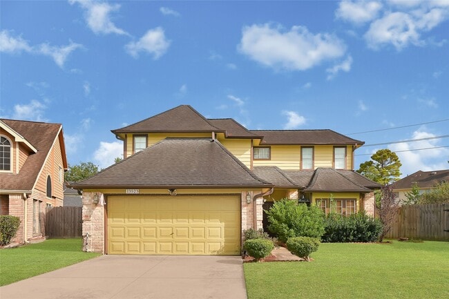 property at 13523 Pasa Robles Ln