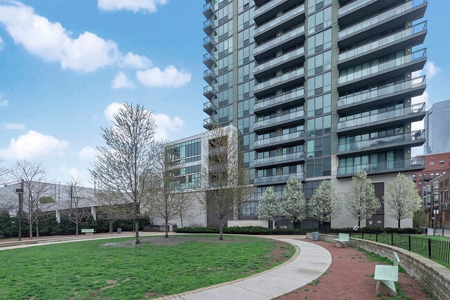 property at 660 W Wayman St