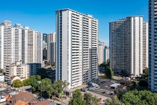Wellesley Parliament Square in Toronto, ON - Building Photo
