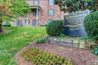 Jamestown Apartments in Nashville, TN - Foto de edificio - Building Photo