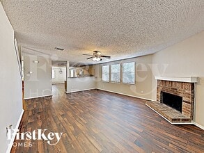 1424 Anna Lea Ln, Unit #5 in Burleson, TX - Foto de edificio - Building Photo