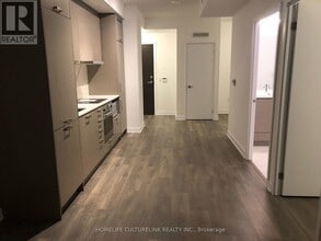 10 Honeycrisp Cres in Vaughan, ON - Building Photo - Building Photo