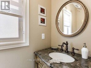 275 Lauderdale Dr in Vaughan, ON - Building Photo - Building Photo