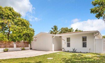 2620 Adams St in Hollywood, FL - Building Photo