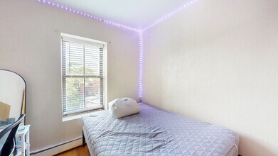 88 Hammond St, Unit 8 in Boston, MA - Foto de edificio - Building Photo