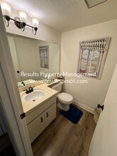 1675 Vernon St in Roseville, CA - Foto de edificio - Building Photo